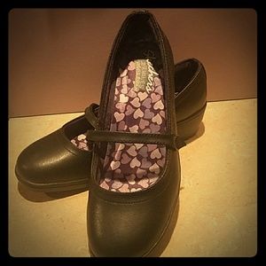 NWOT Skechers Mary Janes